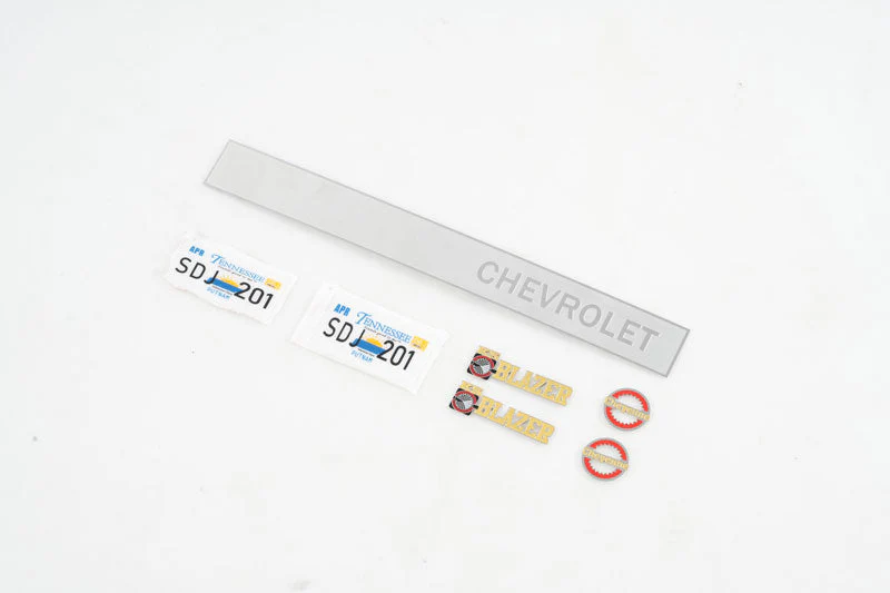 1:10 CHEVROLET K5 BLAZER LOGO AND LICENSE PLATE