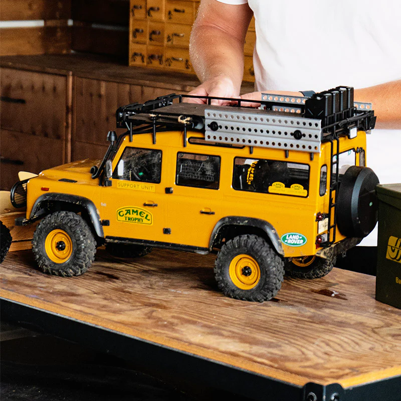 FMS 1:10 FCX10 Land Rover Camel Trophy Edition RS - Image 18